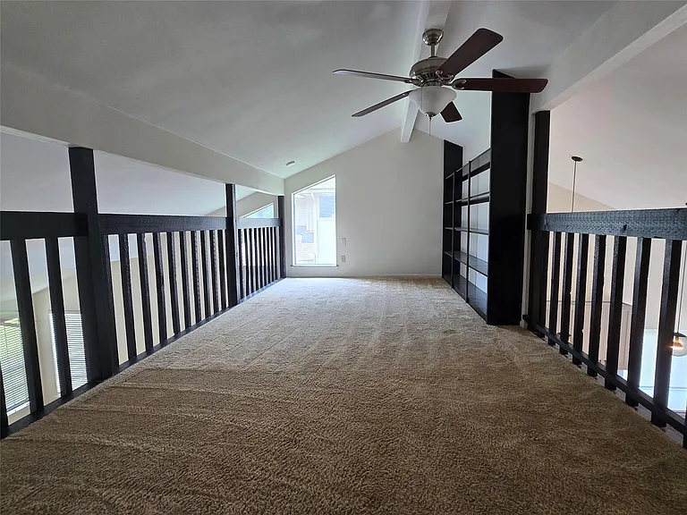 3434 Streamside Ln — Photo 16