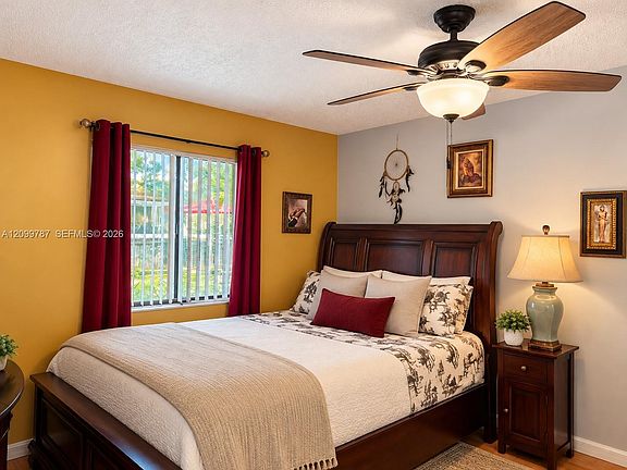 4th image of 172 Pinewood Cir