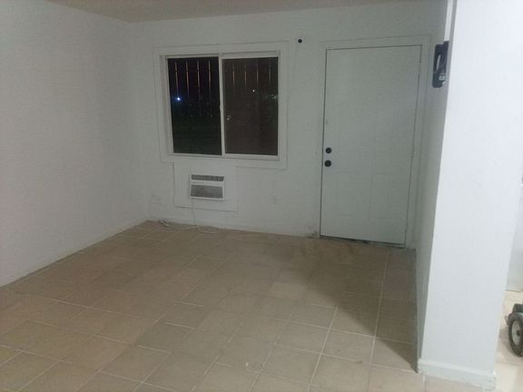 3rd image of 2570 Traction Ave APT 1