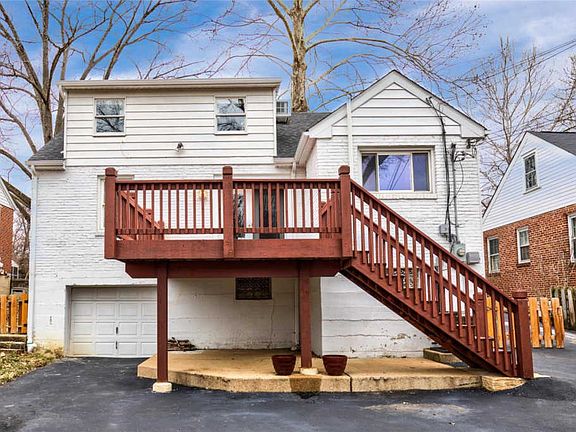 2nd image of 968 Nancy Carol Ln