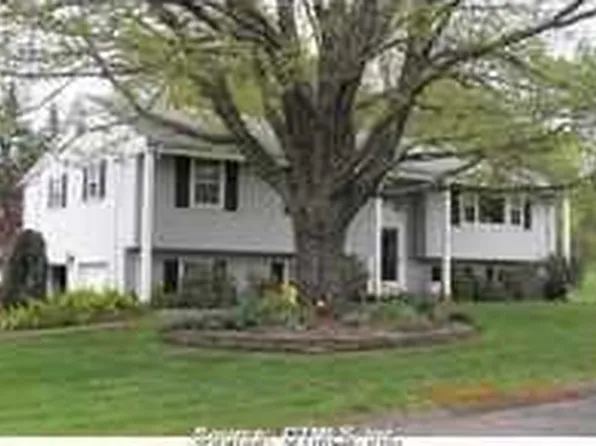 91 Tumblebrook Rd, Meriden, CT 06450