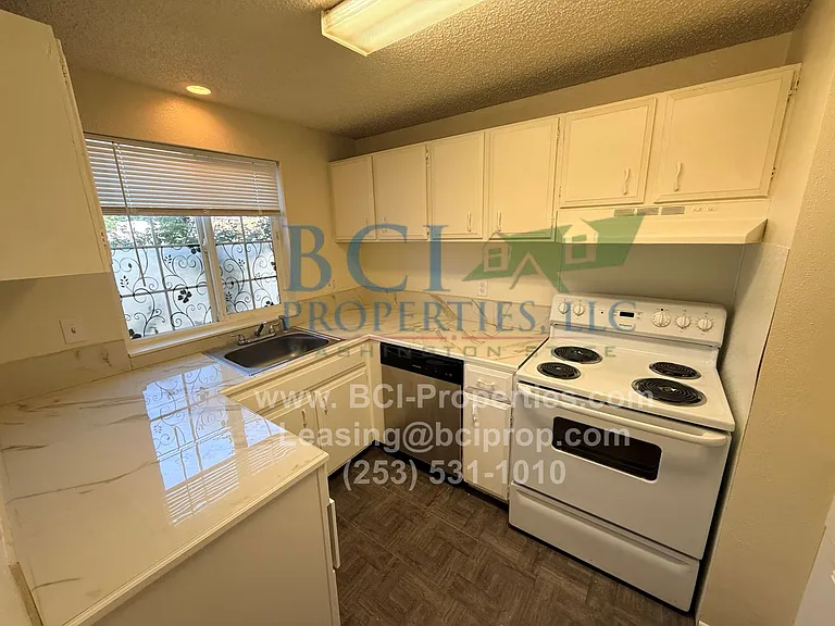 8624 Pacific Ave — Photo 6