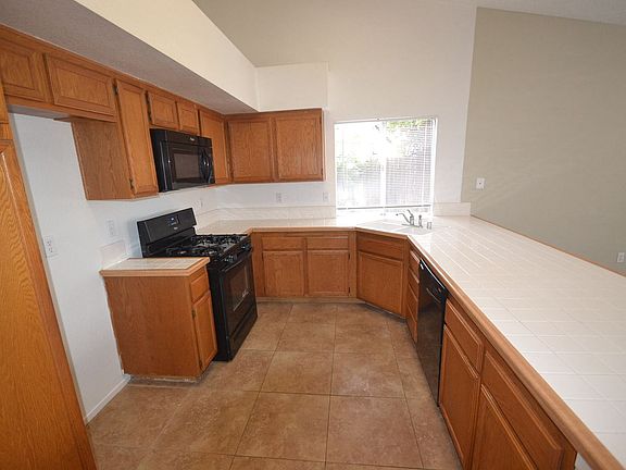5th image of 4367 N Bronson St