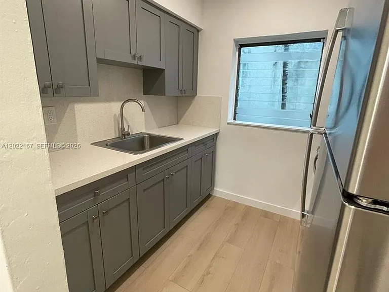 544 Michigan Ave #10 — Photo 6