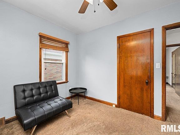 4th image of 1451 E High St