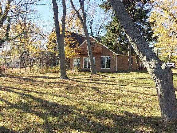 2nd image of 6565 Lakeshore Rd