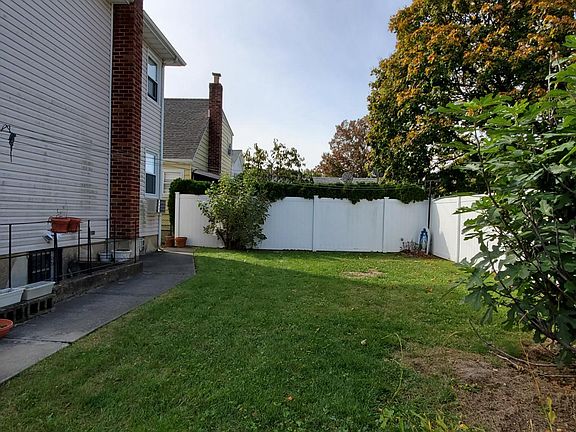 5th image of 226 Garfield Ave