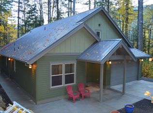 27250 E Henry Creek Rd, Rhododendron, OR 97049