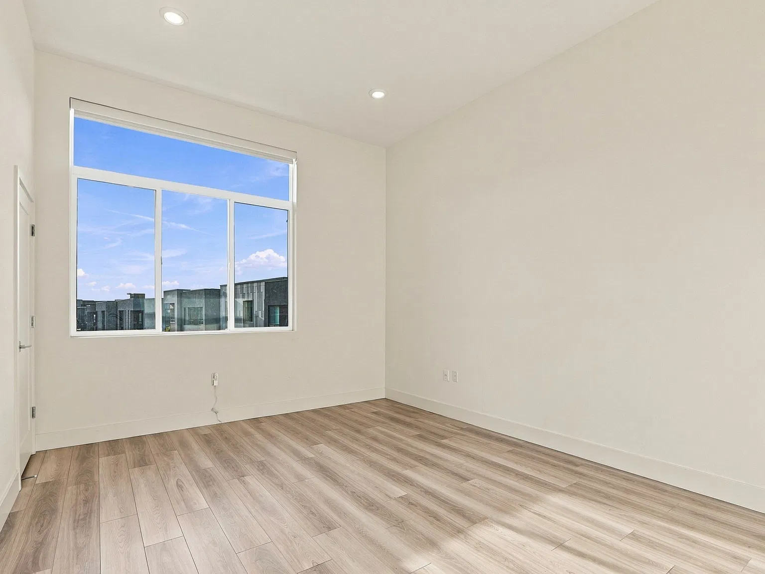 3 bed, 3.5 bath, 1780 sqft, $4,795 — Photo 2