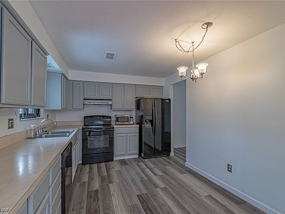 5th image of 15248 Pine Hill Trl #B5