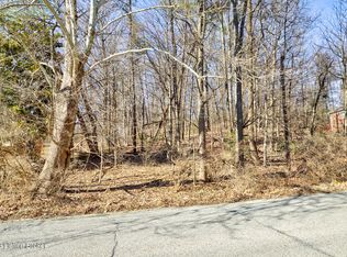 6302 Oak Valley Dr, Louisville, KY 40214