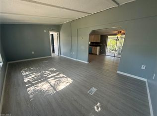 21 Ocho Rios St #B, Naples, FL 34114