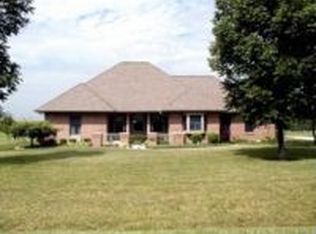 5805 Cedarwood Dr, Lewisburg, OH 45338