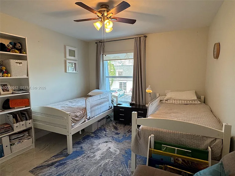 921 NE 26th Ave — Photo 11