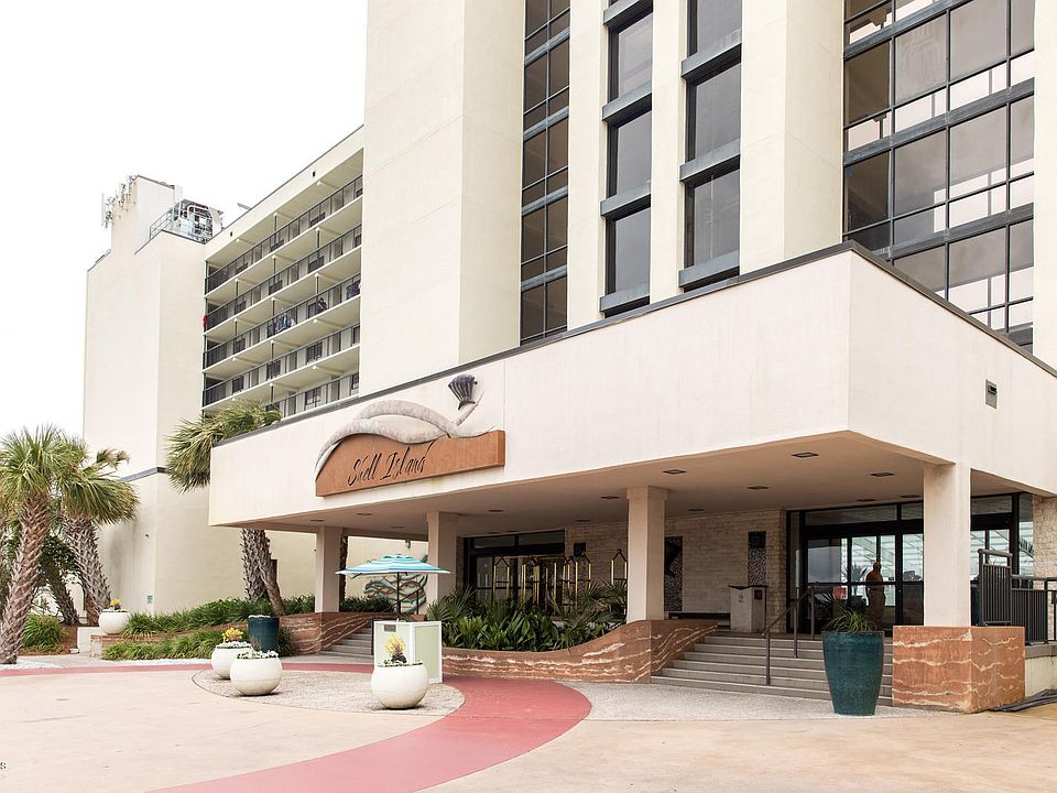 1st image of 2700 N Lumina Avenue #406