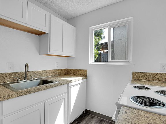3rd image of 13070 SW Ash Ave #765-12