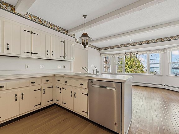 5th image of 1581 Braemar Dr