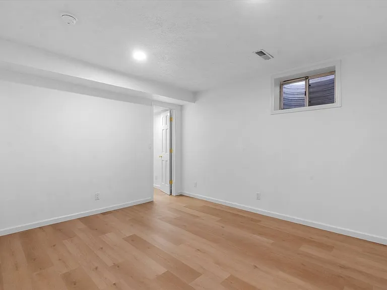 114 Heatherstone Dr #1 — Photo 44