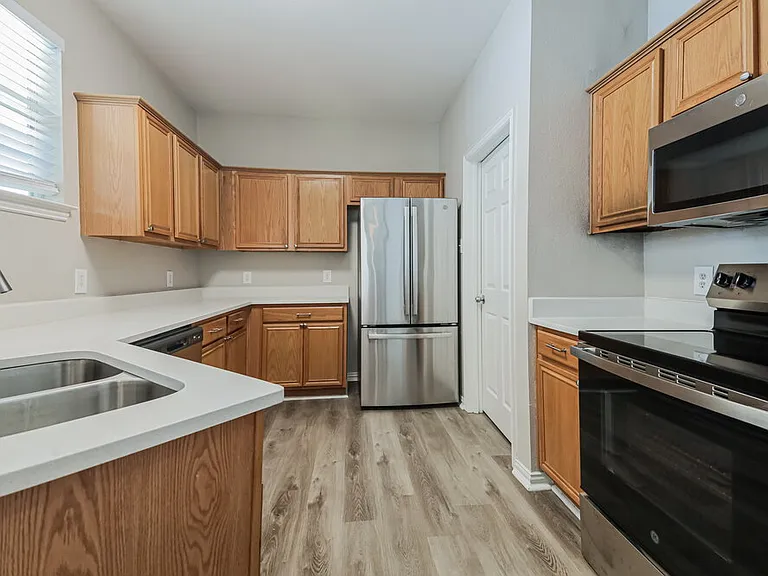10200 Cedar Lake Dr — Photo 9