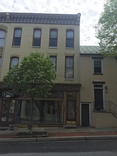 202 S Market St Photo 1