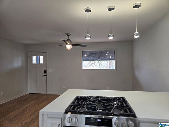 5th image of 568 Antwerp Ave