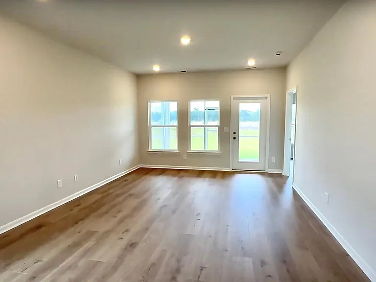 4075 Da Vinci Dr — Photo 4