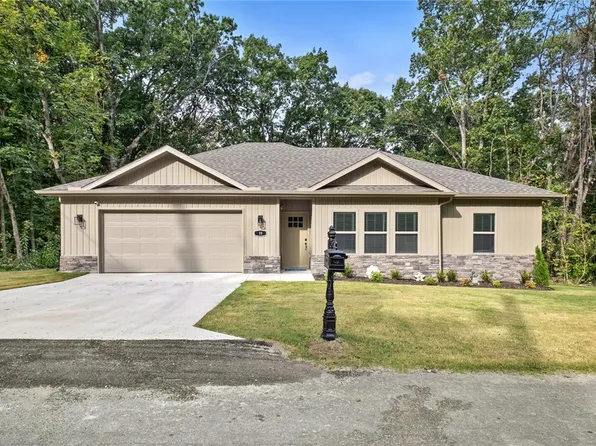 19 Coylton Dr, Bella Vista, AR 72715