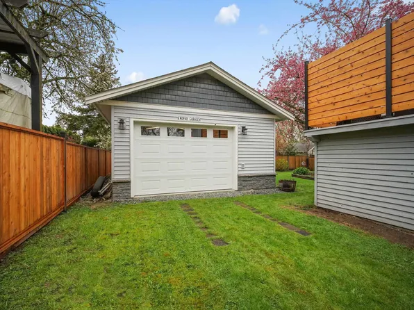 6175 Morgan Dr, Surrey, BC V3S 5B8