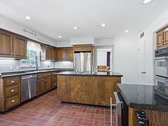 2nd image of 1617 Walker Rd