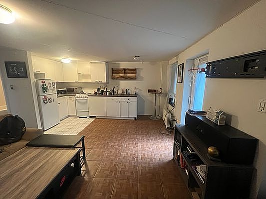 3rd image of 306 W 109th St APT G