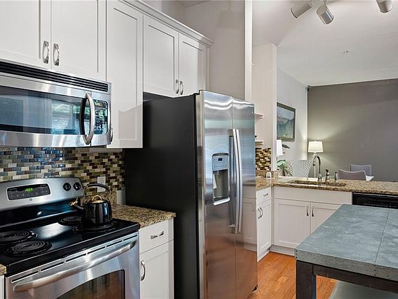 5th image of 5300 Peachtree Rd Unit 501
