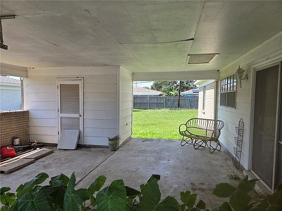 4th image of 3655 Somerset Dr