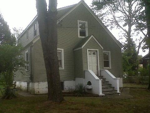 2nd image of 1539 Manatuck Blvd