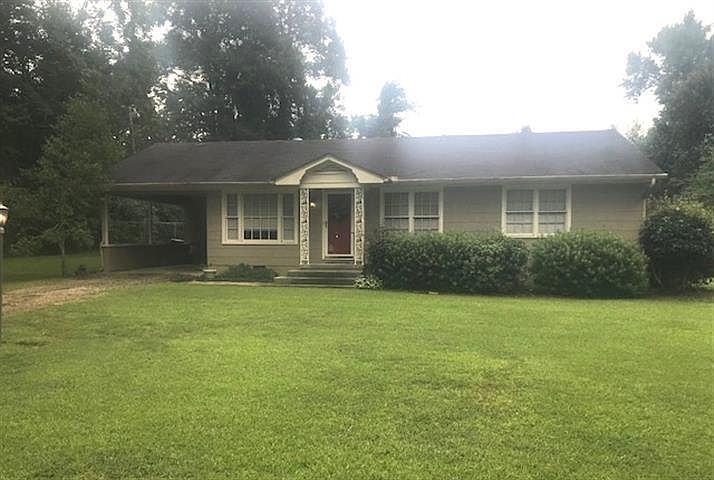 1st image of 301 Palmer Dr