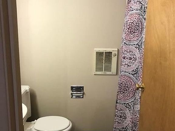 5th image of 200 N McKenzie St APT 2