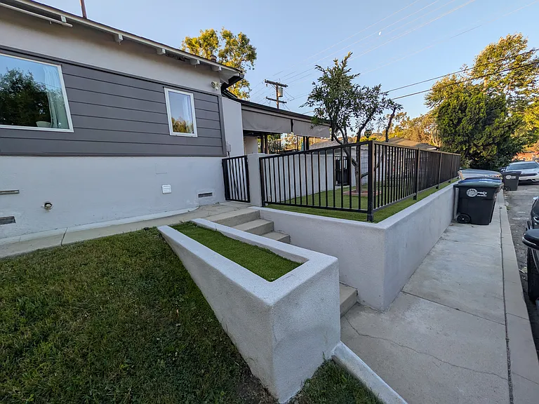 1522 Randall St — Photo 6