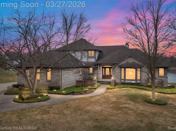 1759 Poplar Ct, Troy, MI 48098