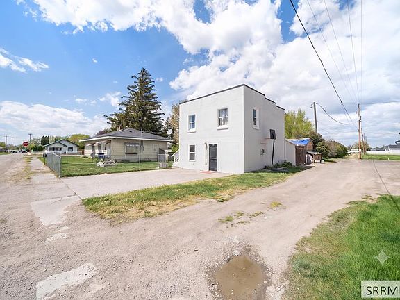 3rd image of 406 1st W St
