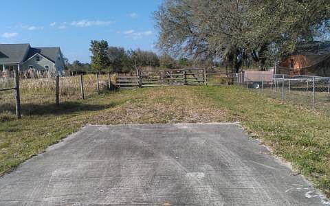 2nd image of 5035 E Roberts Rd