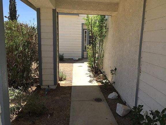 3rd image of 15451 Ventura Ln