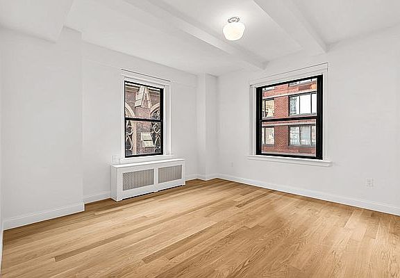 3rd image of 160 W 71st St #7CD