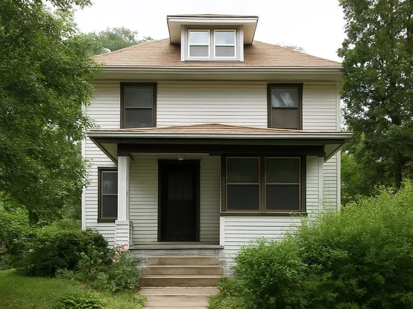 1600 B Ave NE, Cedar Rapids, IA 52402