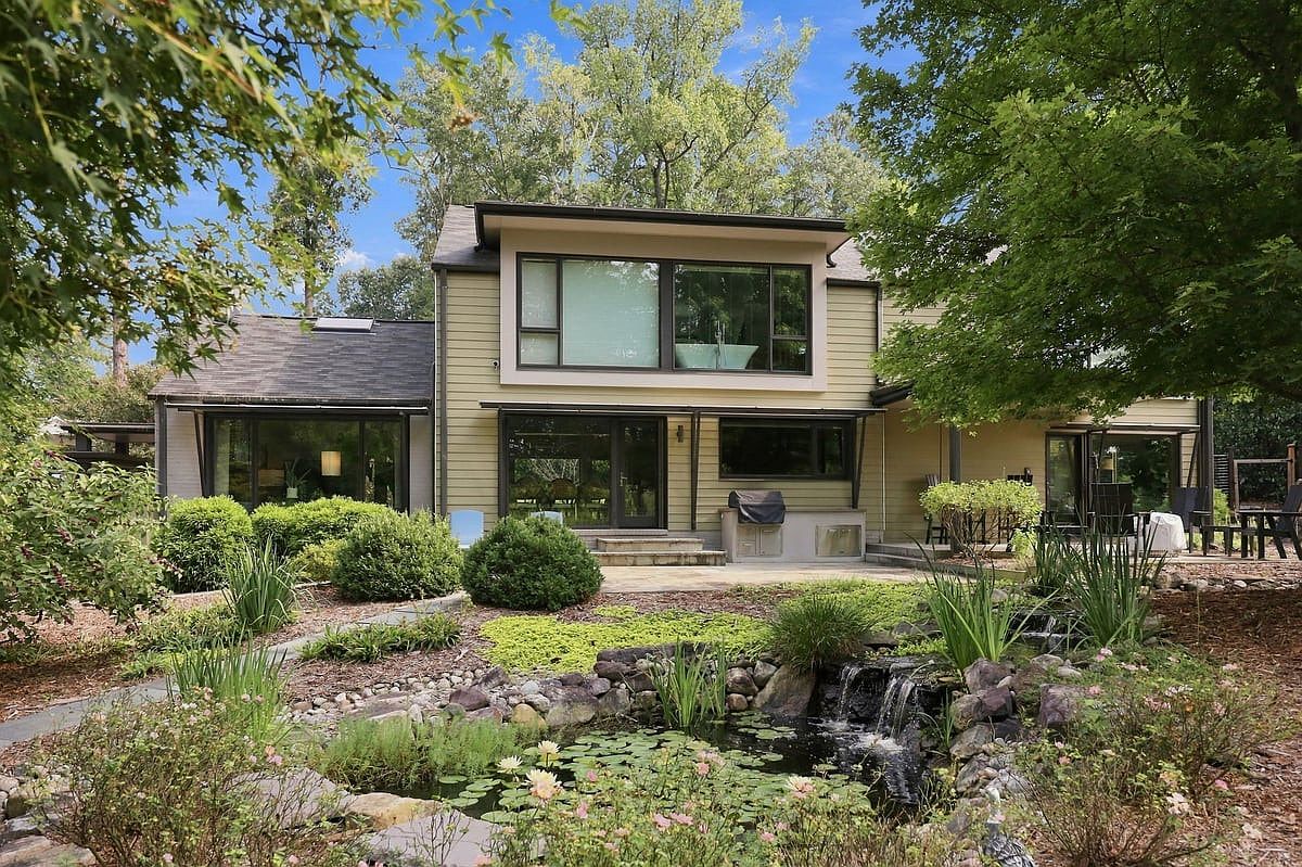 3007 Surrey Rd — Hope Valley Country Club