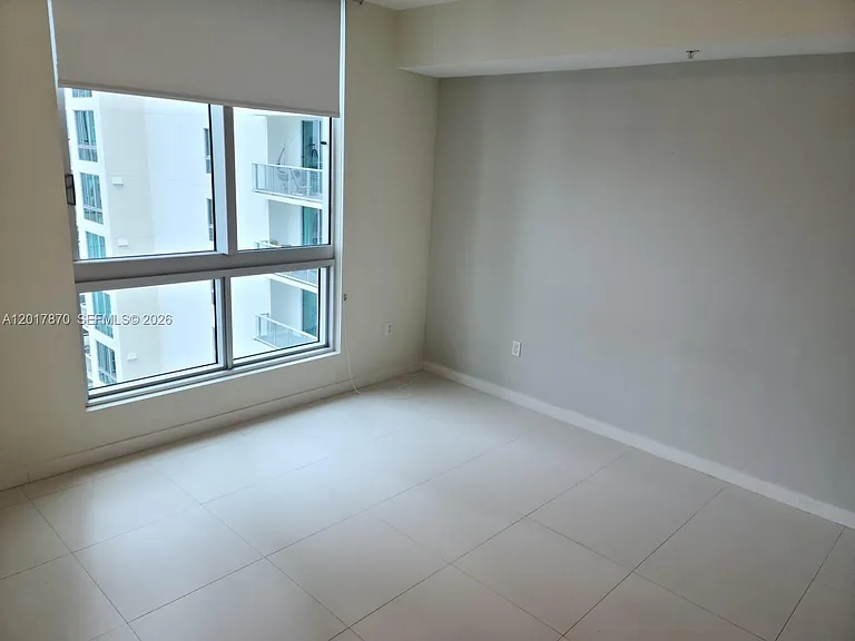 300 S Biscayne Blvd #T-3303 — Photo 3