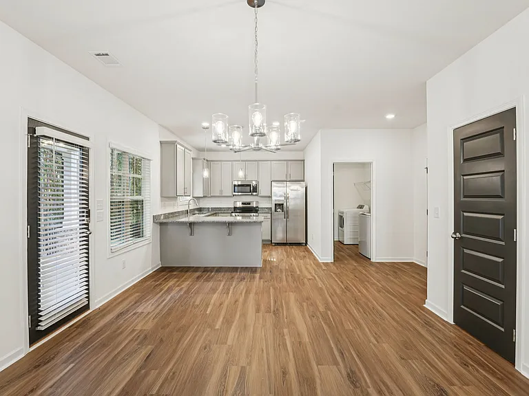 Quinn Residences at Dorchester Place — Photo 105
