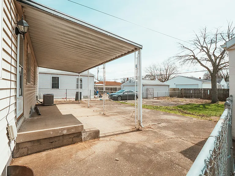 1015 Brough Ave — Photo 10
