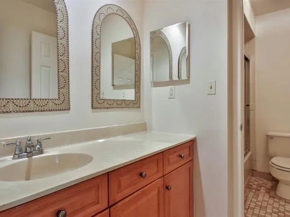 700 Mainsail Lane image 8 of 28