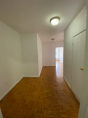 Rented by Peter R. Hungerford, LREB | media 21