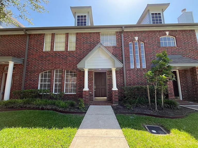 1437 El Camino Village Dr — Photo 4