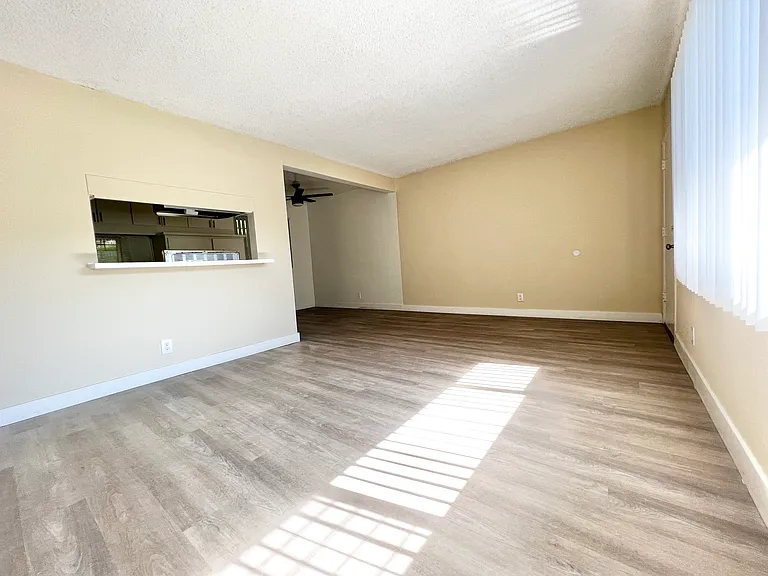 4215 Don Tomaso Dr #15 — Photo 4